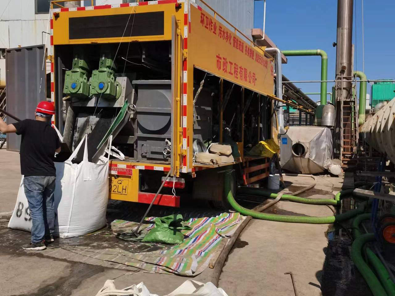 曲松淤泥压干处理